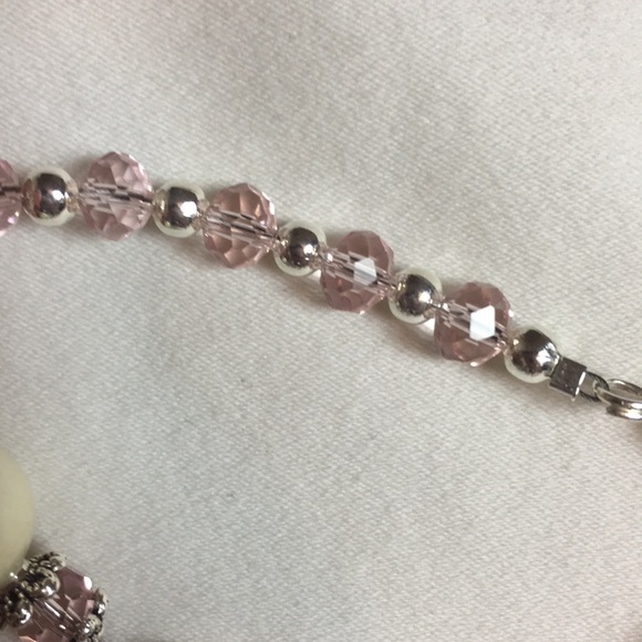 ✨Pink Crystal w/ faux Pearl Bracelet✨ - Picture 7 of 16